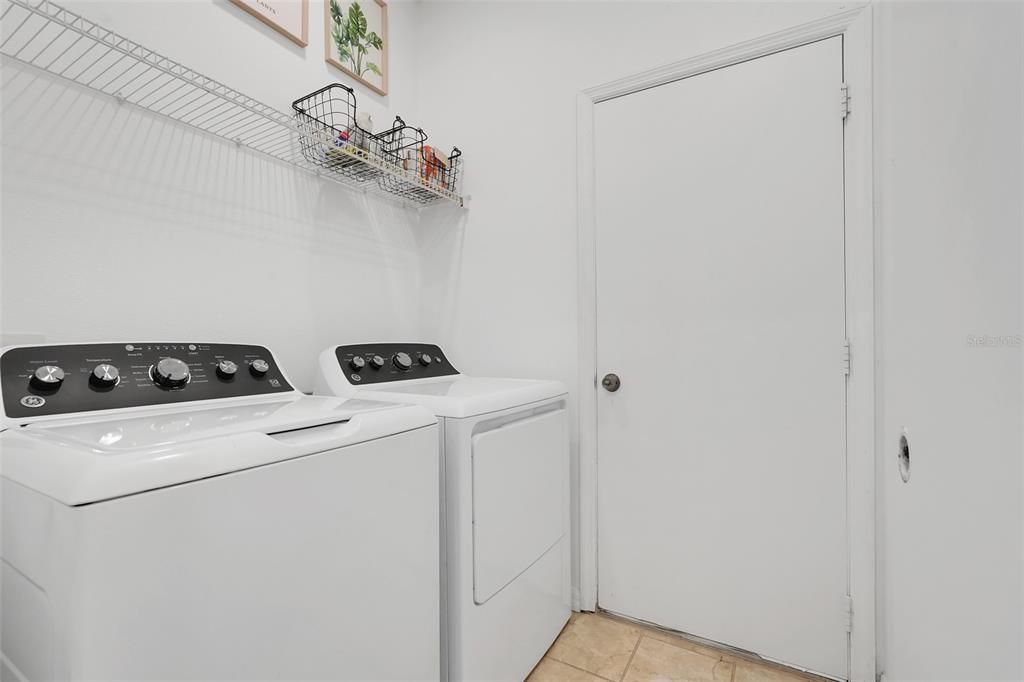 For Sale: $390,000 (4 beds, 2 baths, 1960 Square Feet)