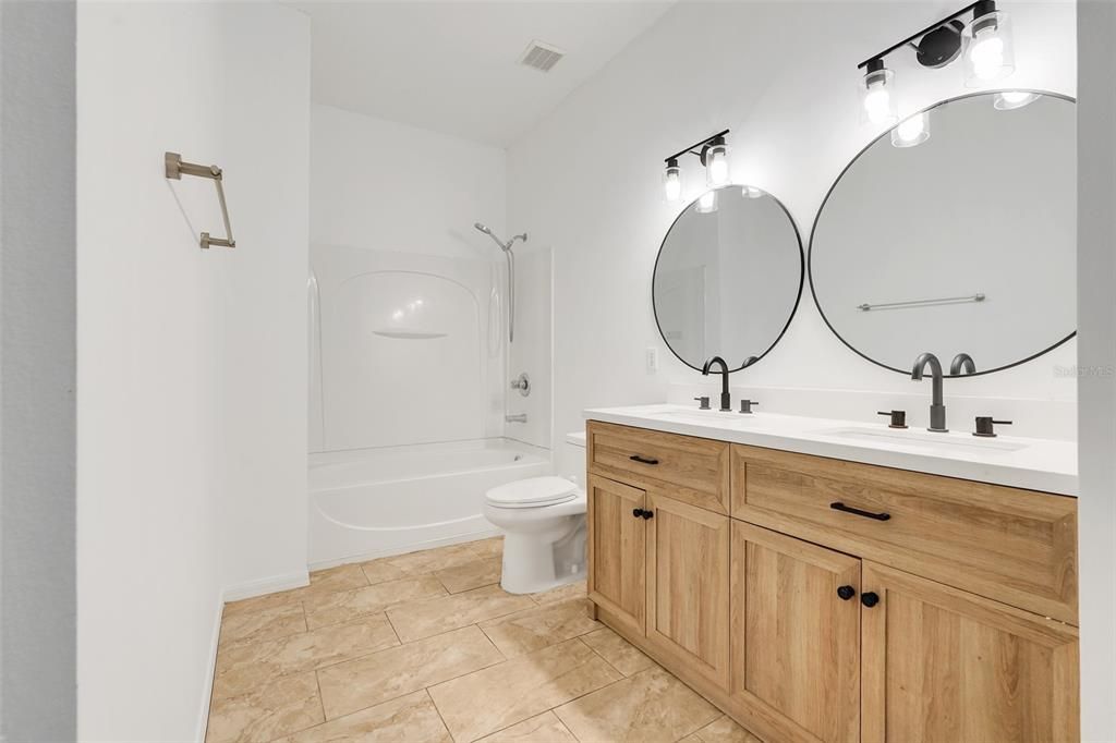 For Sale: $390,000 (4 beds, 2 baths, 1960 Square Feet)