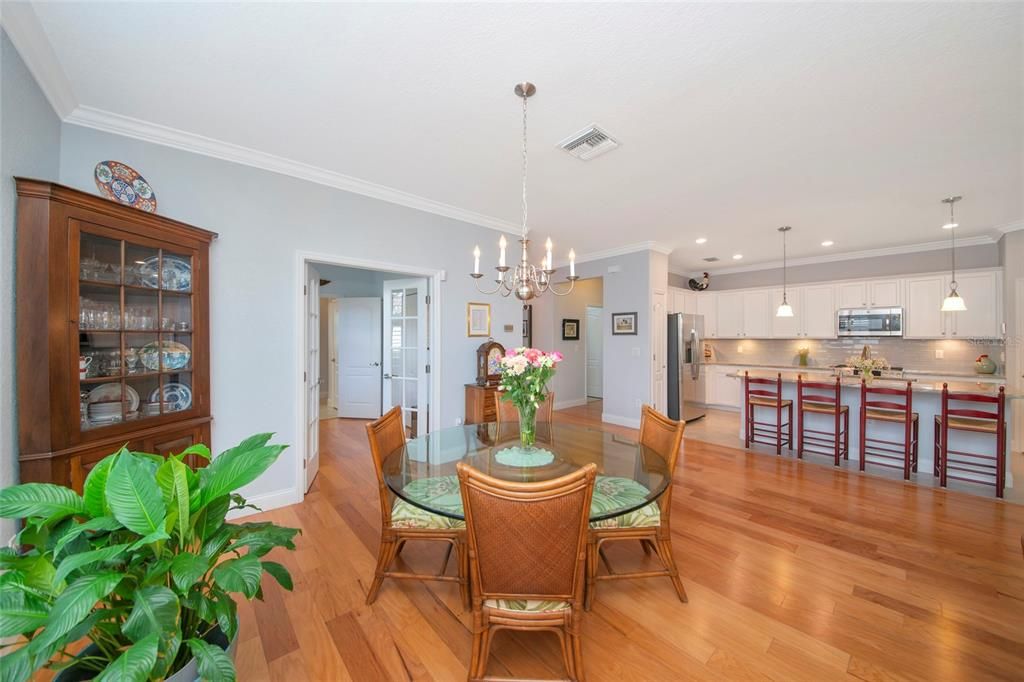 En Venta: $499,900 (4 camas, 3 baños, 2006 Pies cuadrados)