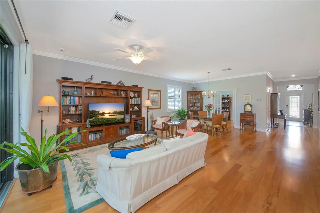 En Venta: $499,900 (4 camas, 3 baños, 2006 Pies cuadrados)