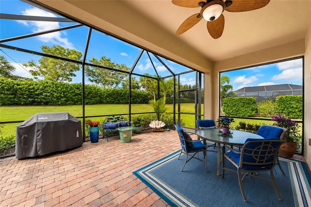 En Venta: $499,900 (4 camas, 3 baños, 2006 Pies cuadrados)