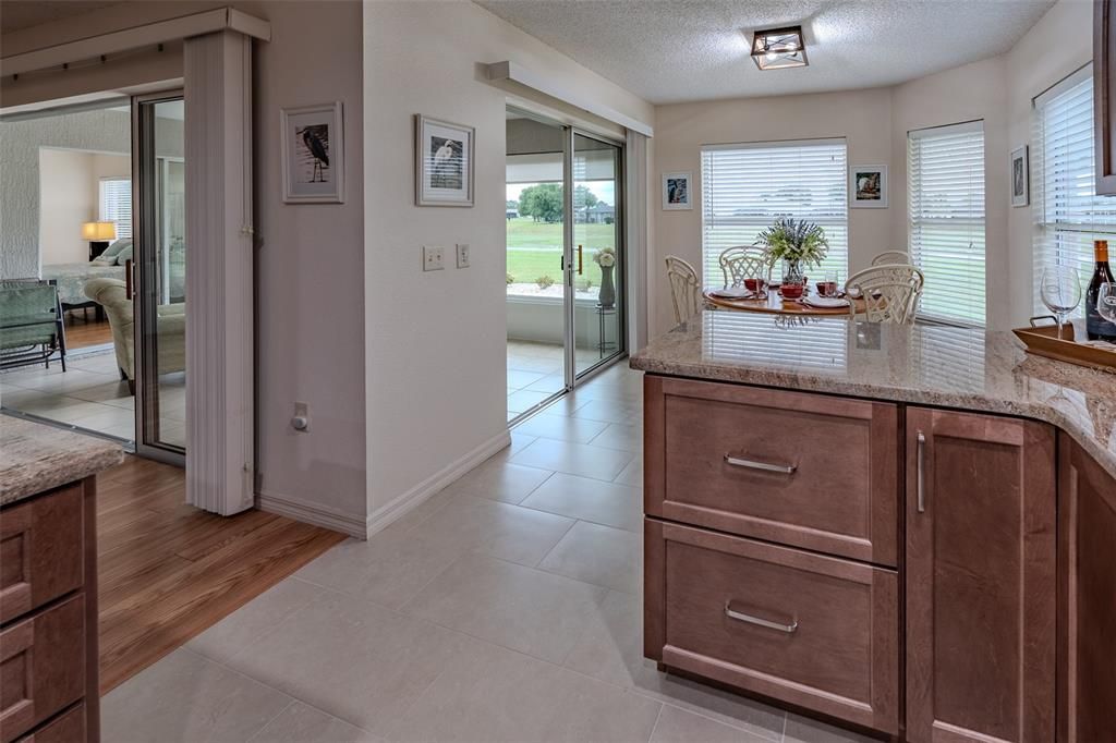 Activo con contrato: $294,999 (3 camas, 2 baños, 1806 Pies cuadrados)