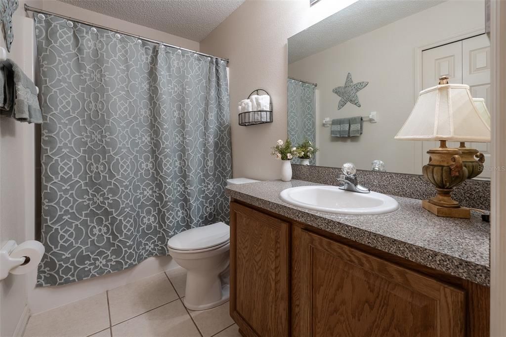 Activo con contrato: $294,999 (3 camas, 2 baños, 1806 Pies cuadrados)