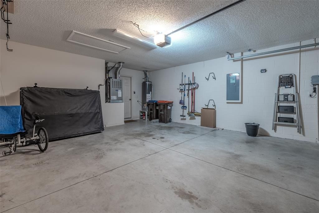 Activo con contrato: $294,999 (3 camas, 2 baños, 1806 Pies cuadrados)