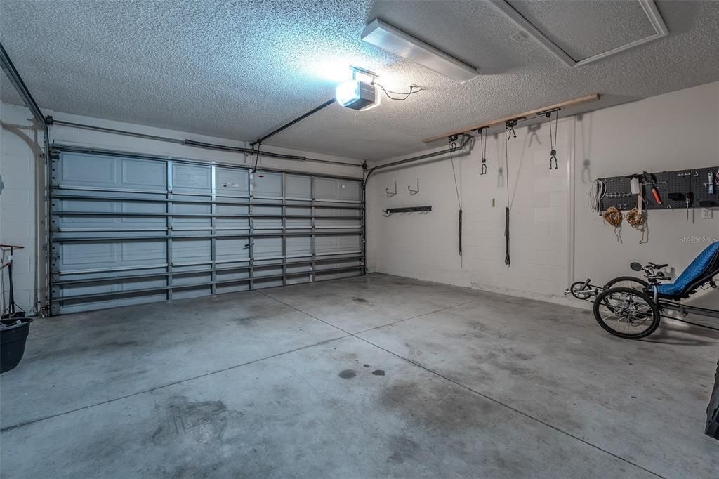 Activo con contrato: $294,999 (3 camas, 2 baños, 1806 Pies cuadrados)