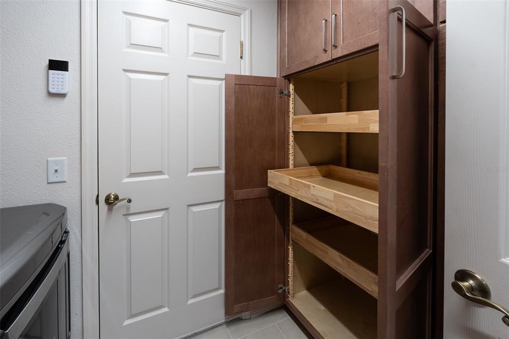 Activo con contrato: $294,999 (3 camas, 2 baños, 1806 Pies cuadrados)