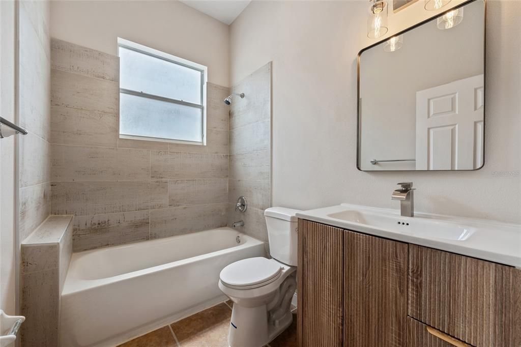 En Renta: $3,950 (4 camas, 3 baños, 2558 Pies cuadrados)