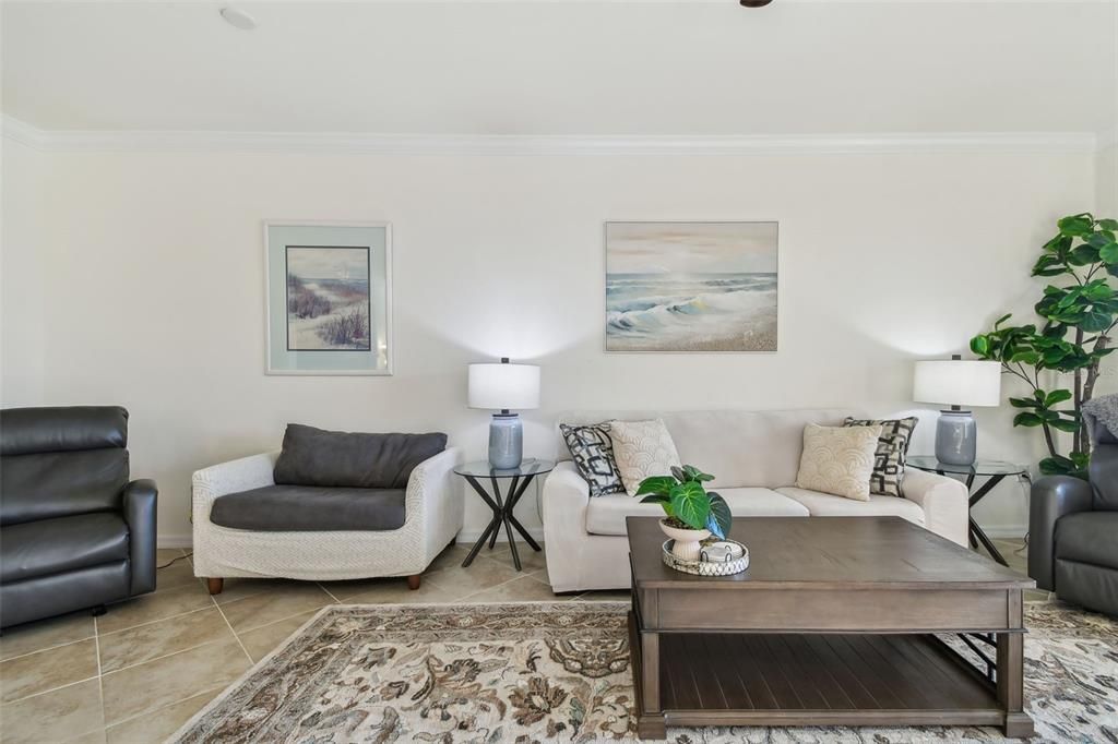 For Sale: $289,000 (3 beds, 2 baths, 1949 Square Feet)