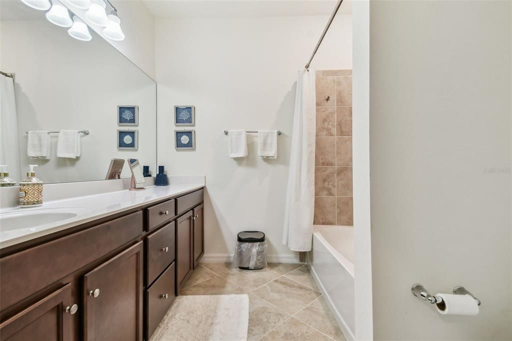 For Sale: $289,000 (3 beds, 2 baths, 1949 Square Feet)