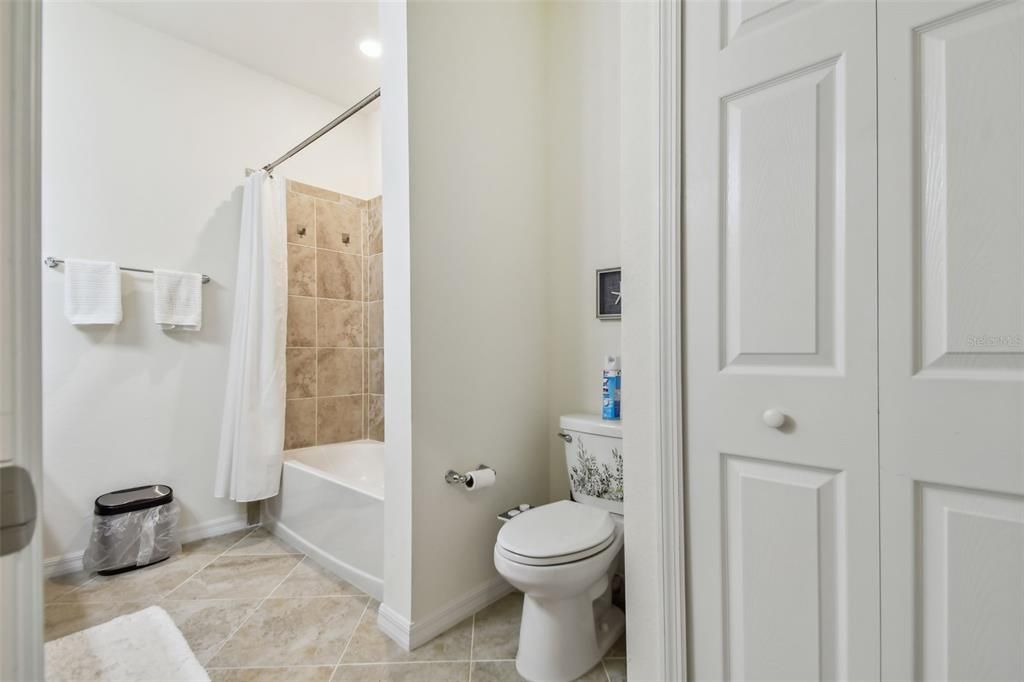 For Sale: $289,000 (3 beds, 2 baths, 1949 Square Feet)