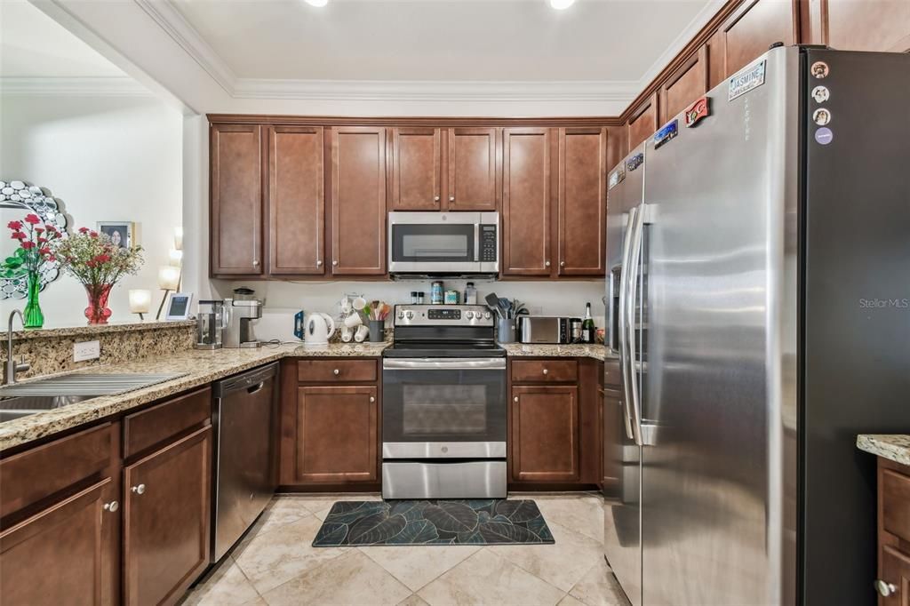 For Sale: $289,000 (3 beds, 2 baths, 1949 Square Feet)
