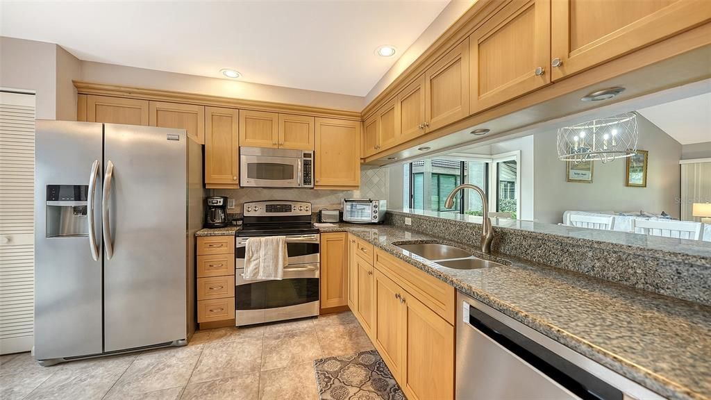 Под контрактом: $289,900 (2 спален, 2 ванн, 1212 Квадратных фут)