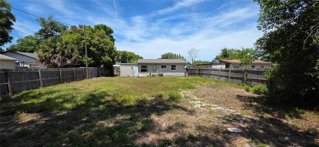 For Sale: $225,000 (2 beds, 1 baths, 866 Square Feet)