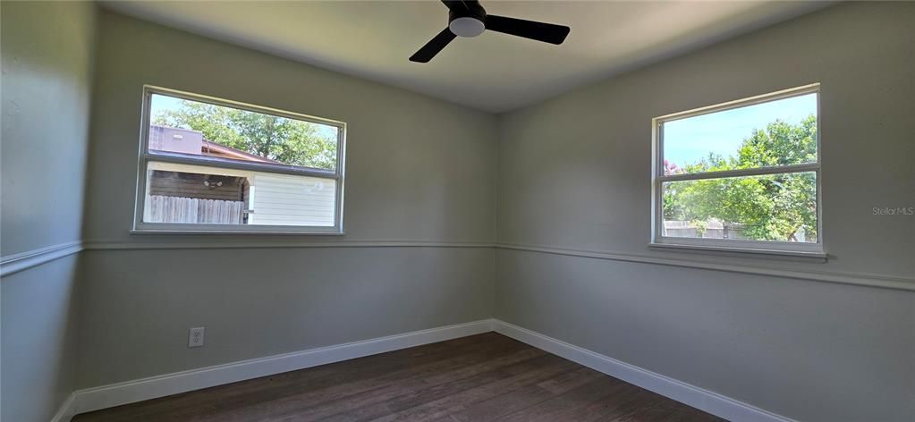 For Sale: $225,000 (2 beds, 1 baths, 866 Square Feet)