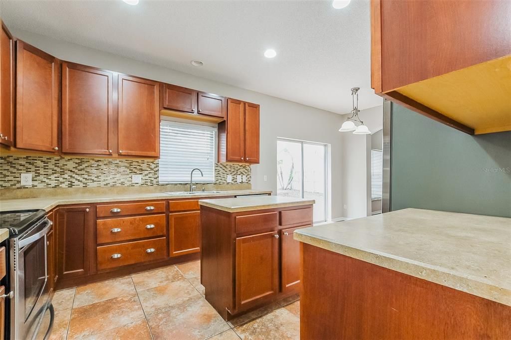 Active With Contract: $420,000 (5 beds, 3 baths, 2513 Square Feet)