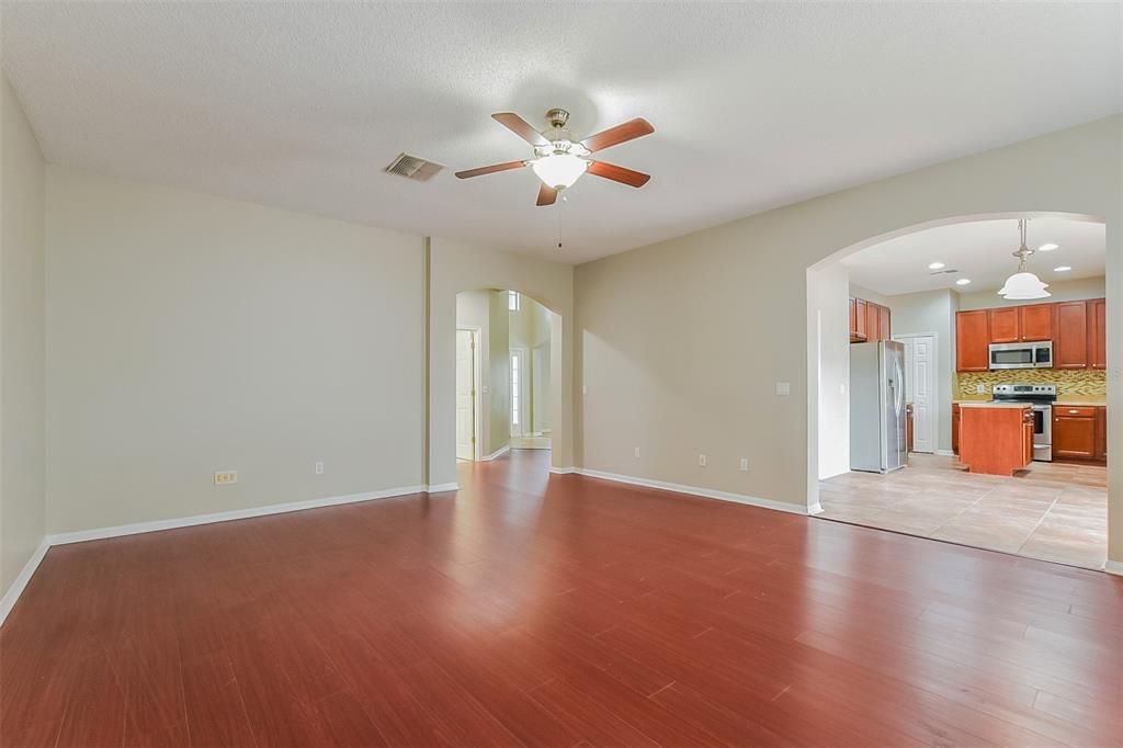 Active With Contract: $420,000 (5 beds, 3 baths, 2513 Square Feet)
