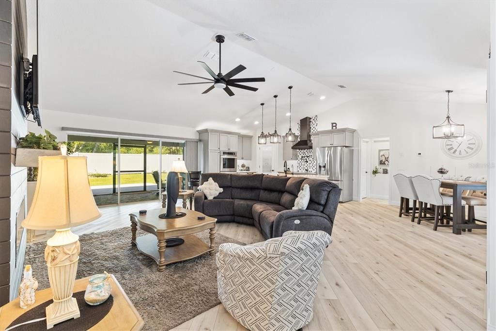 En Venta: $525,000 (3 camas, 2 baños, 2037 Pies cuadrados)