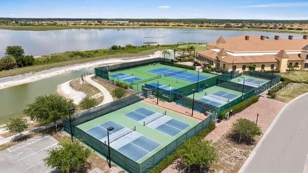 En Venta: $422,999 (2 camas, 2 baños, 1533 Pies cuadrados)