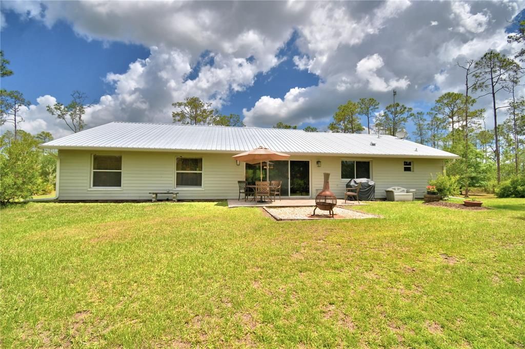 For Sale: $599,000 (3 beds, 3 baths, 1633 Square Feet)