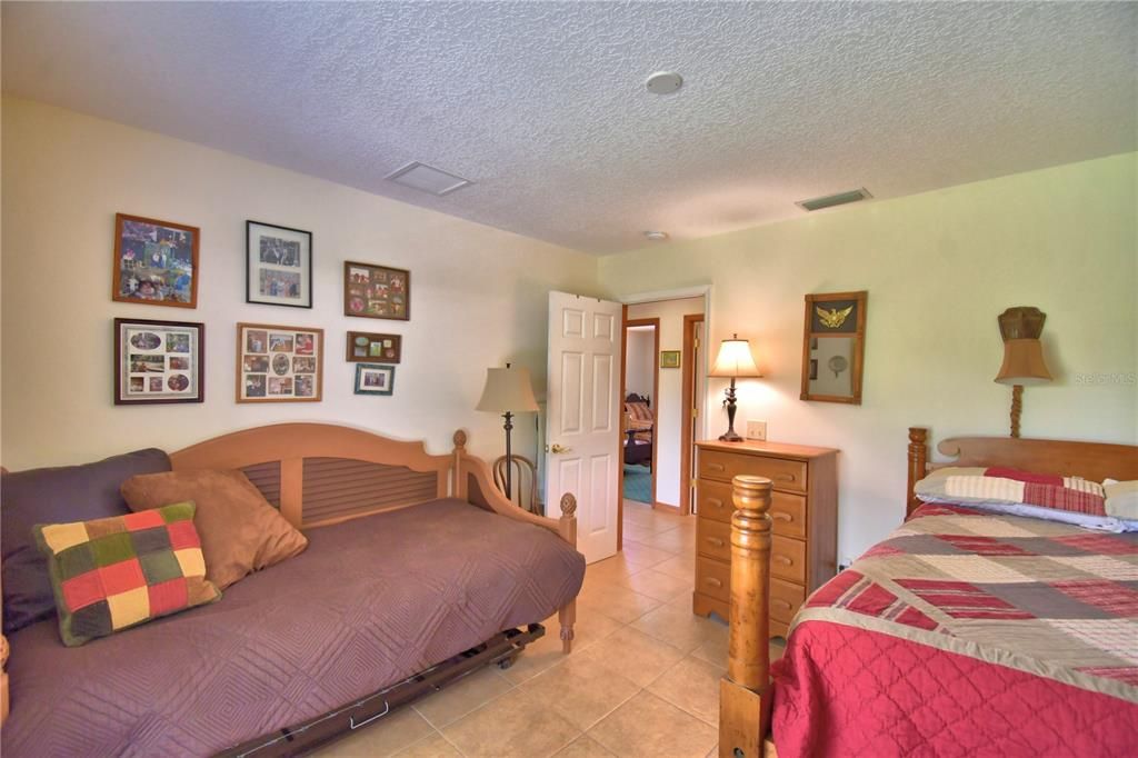 For Sale: $599,000 (3 beds, 3 baths, 1633 Square Feet)