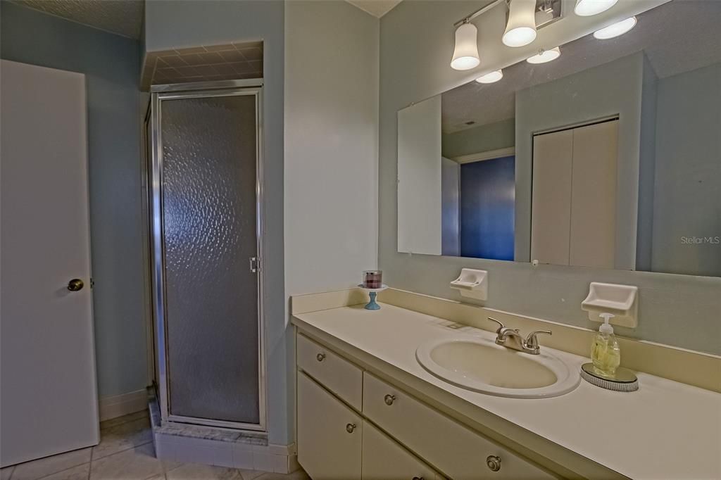 Active With Contract: $223,900 (2 beds, 2 baths, 1144 Square Feet)