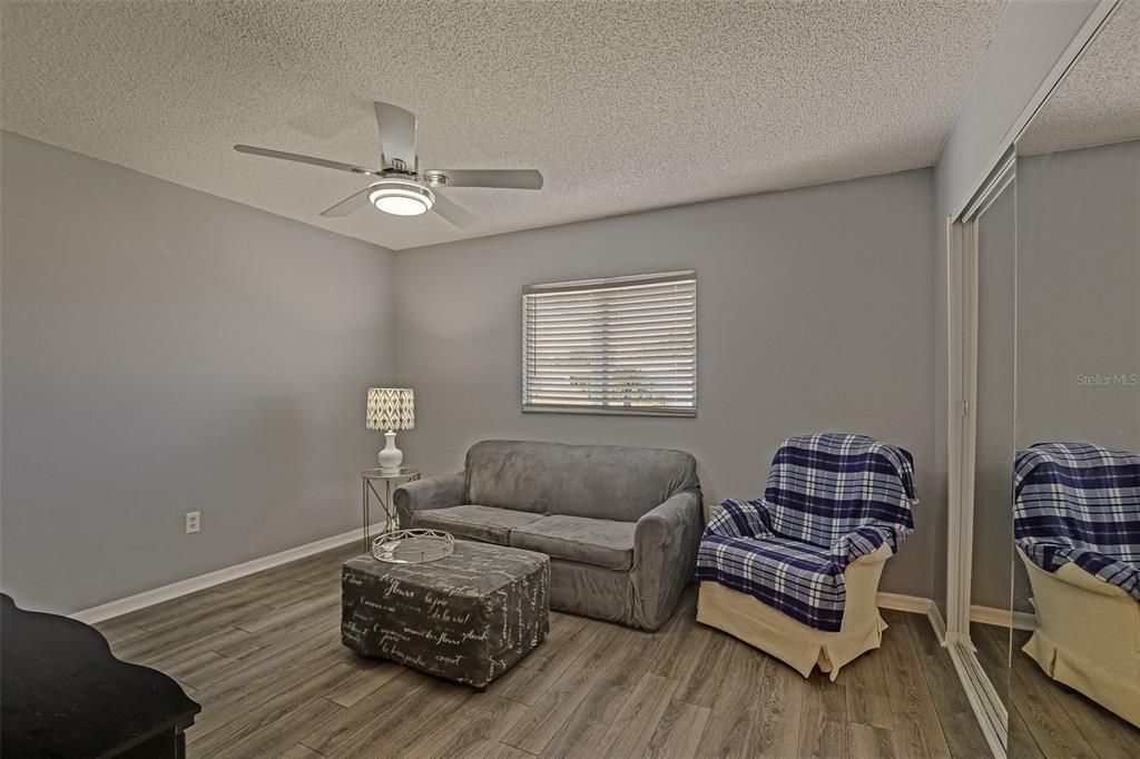 Active With Contract: $223,900 (2 beds, 2 baths, 1144 Square Feet)