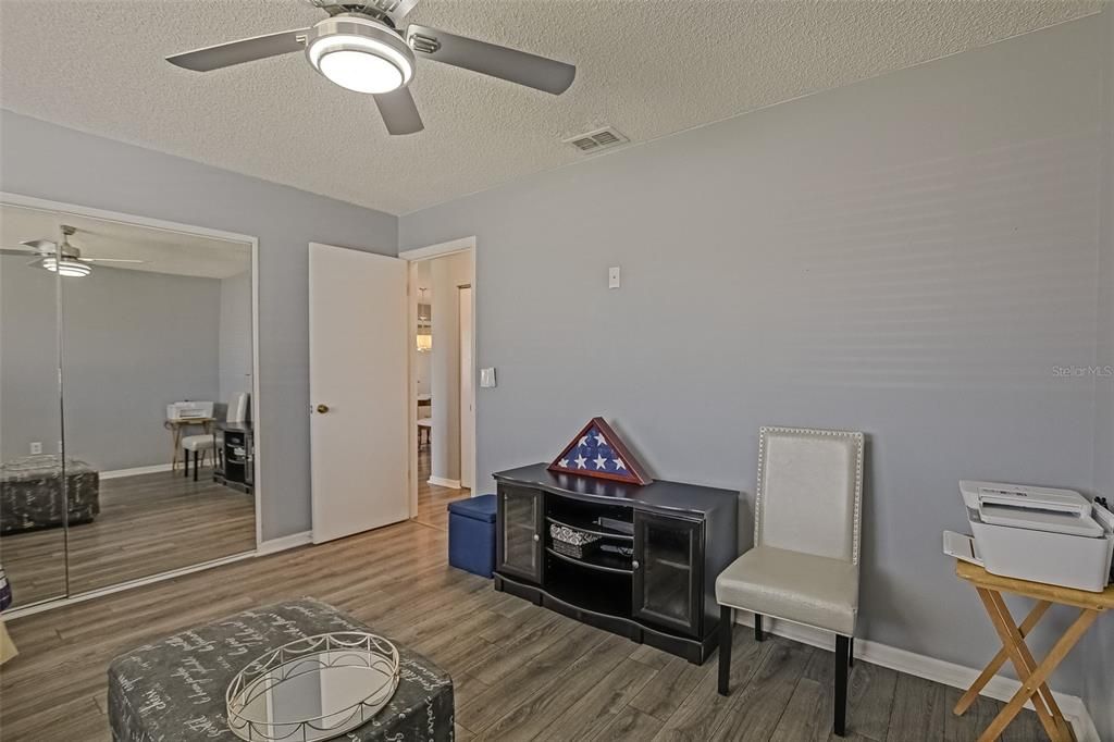 Active With Contract: $223,900 (2 beds, 2 baths, 1144 Square Feet)