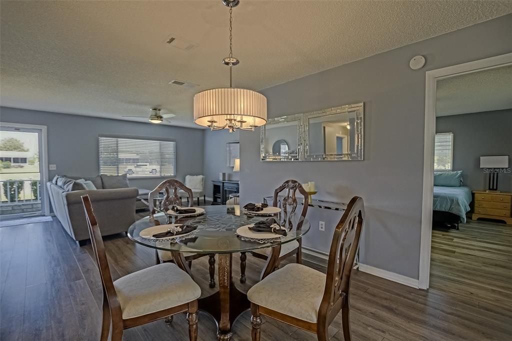 Active With Contract: $223,900 (2 beds, 2 baths, 1144 Square Feet)
