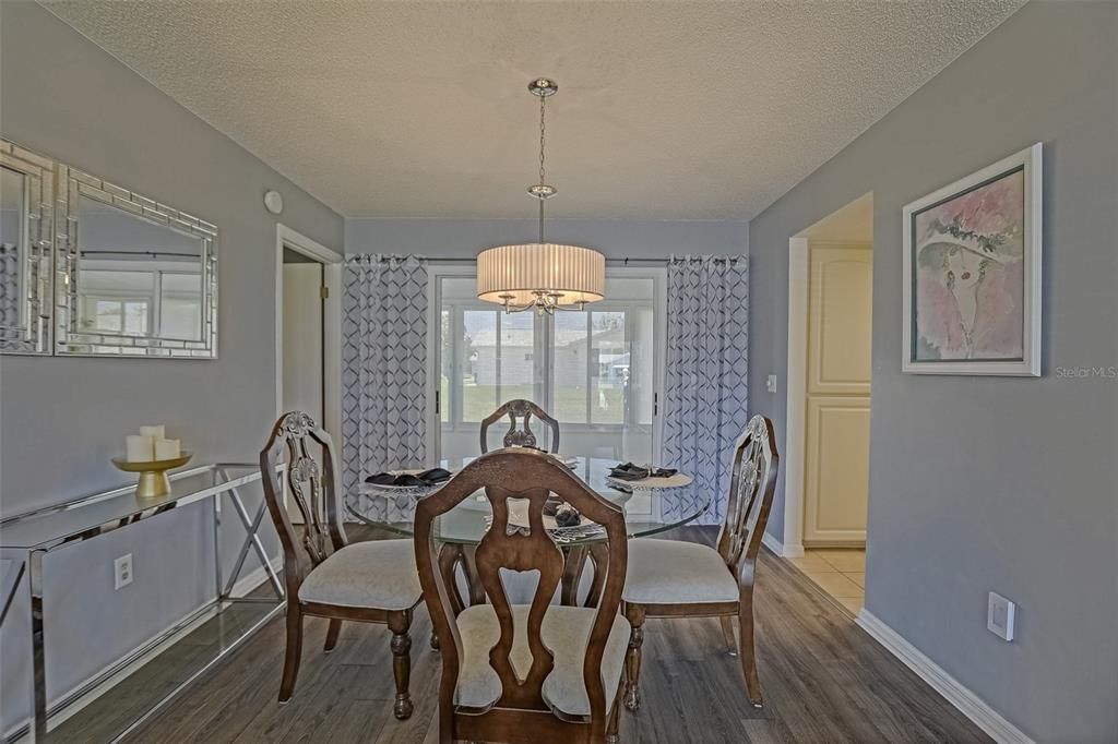 Active With Contract: $223,900 (2 beds, 2 baths, 1144 Square Feet)