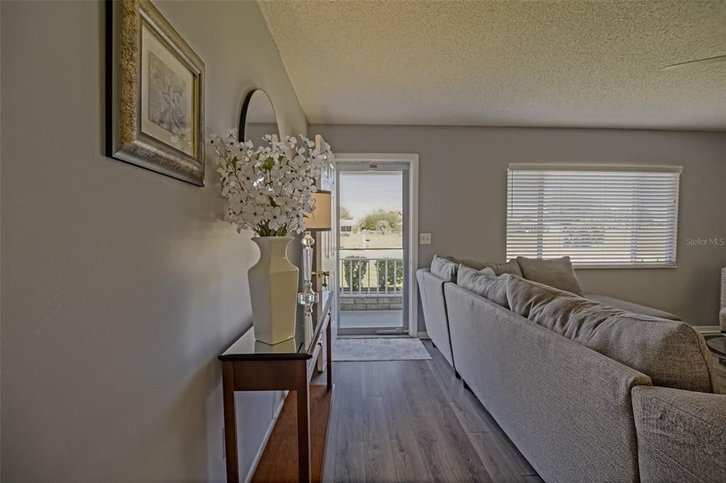 Active With Contract: $223,900 (2 beds, 2 baths, 1144 Square Feet)