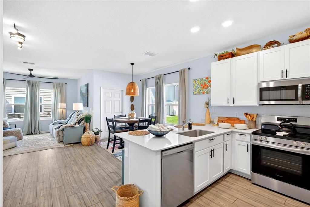 For Sale: $247,000 (3 beds, 2 baths, 1828 Square Feet)