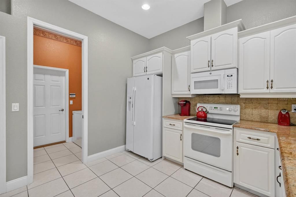 For Sale: $575,000 (3 beds, 2 baths, 2184 Square Feet)