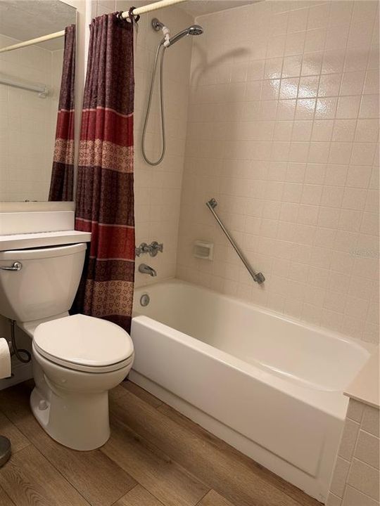For Sale: $183,900 (2 beds, 2 baths, 1104 Square Feet)