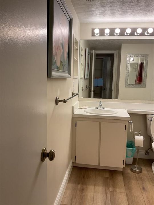 For Sale: $183,900 (2 beds, 2 baths, 1104 Square Feet)
