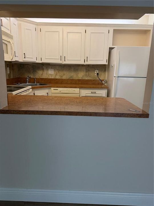 For Sale: $183,900 (2 beds, 2 baths, 1104 Square Feet)