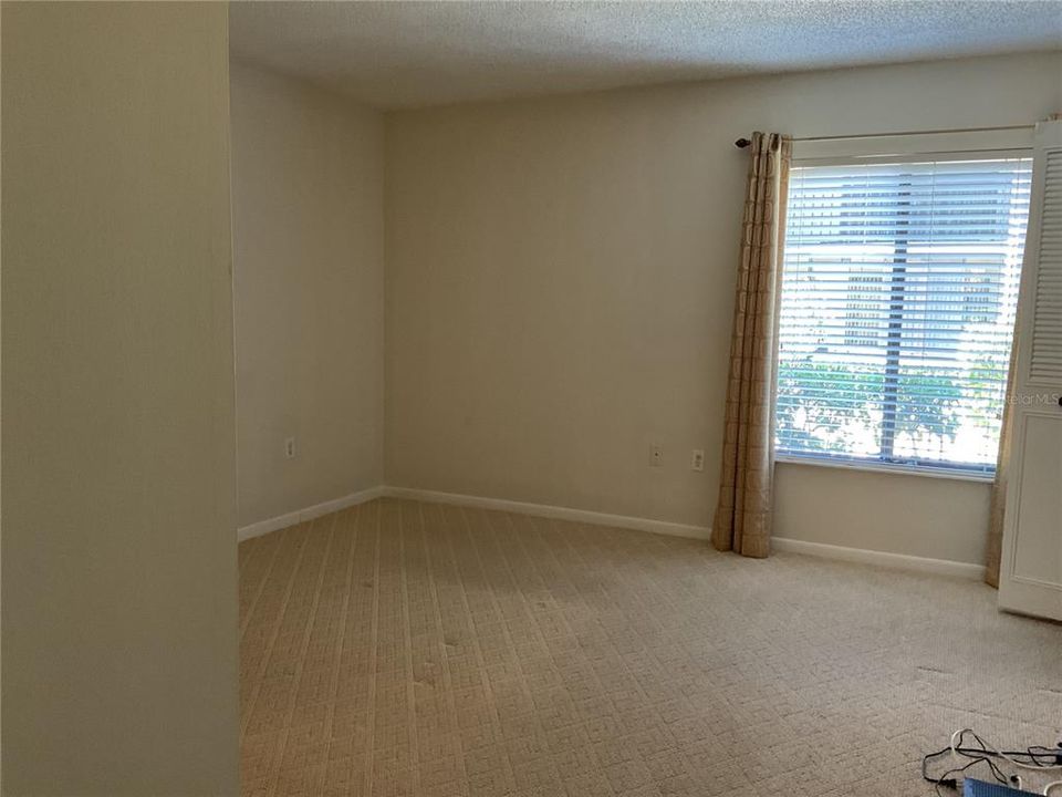 For Sale: $183,900 (2 beds, 2 baths, 1104 Square Feet)