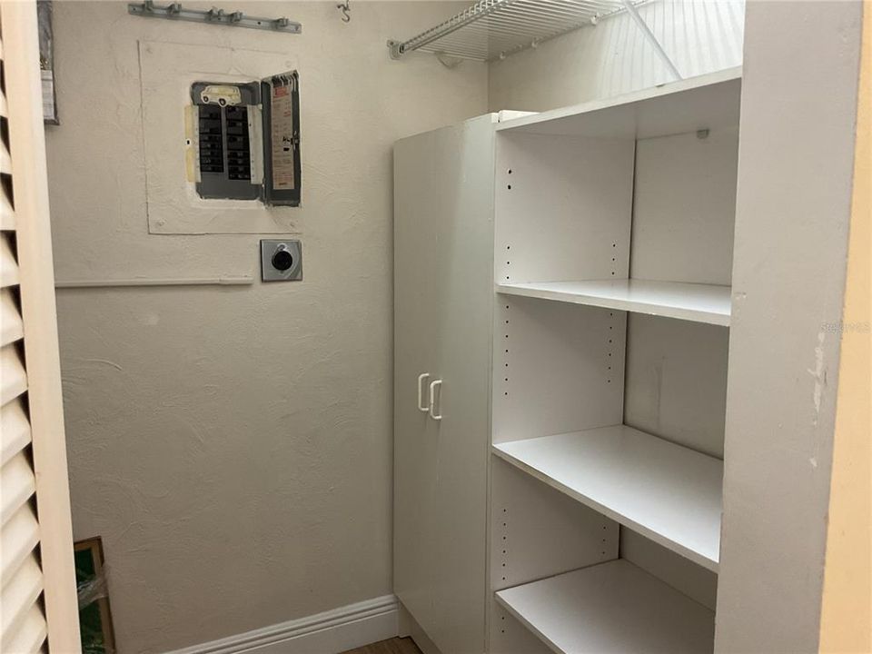 For Sale: $183,900 (2 beds, 2 baths, 1104 Square Feet)