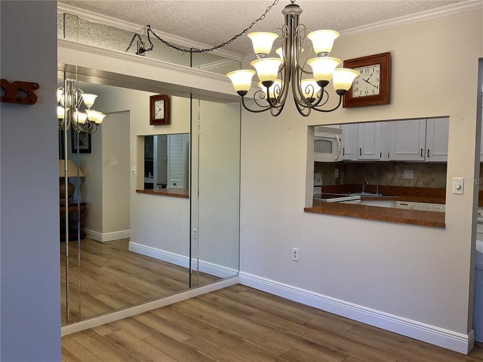 For Sale: $183,900 (2 beds, 2 baths, 1104 Square Feet)