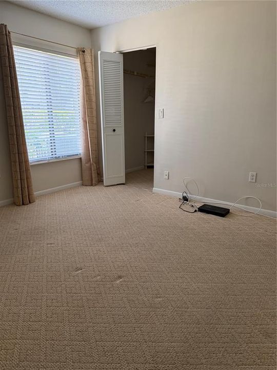 For Sale: $183,900 (2 beds, 2 baths, 1104 Square Feet)