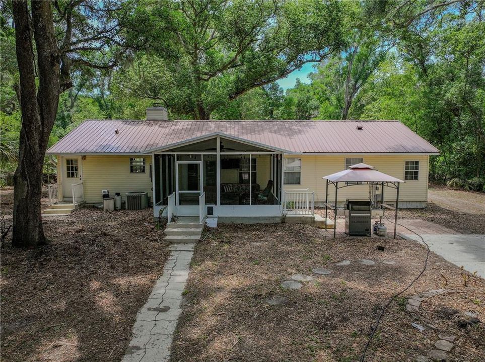For Sale: $523,000 (4 beds, 2 baths, 1982 Square Feet)