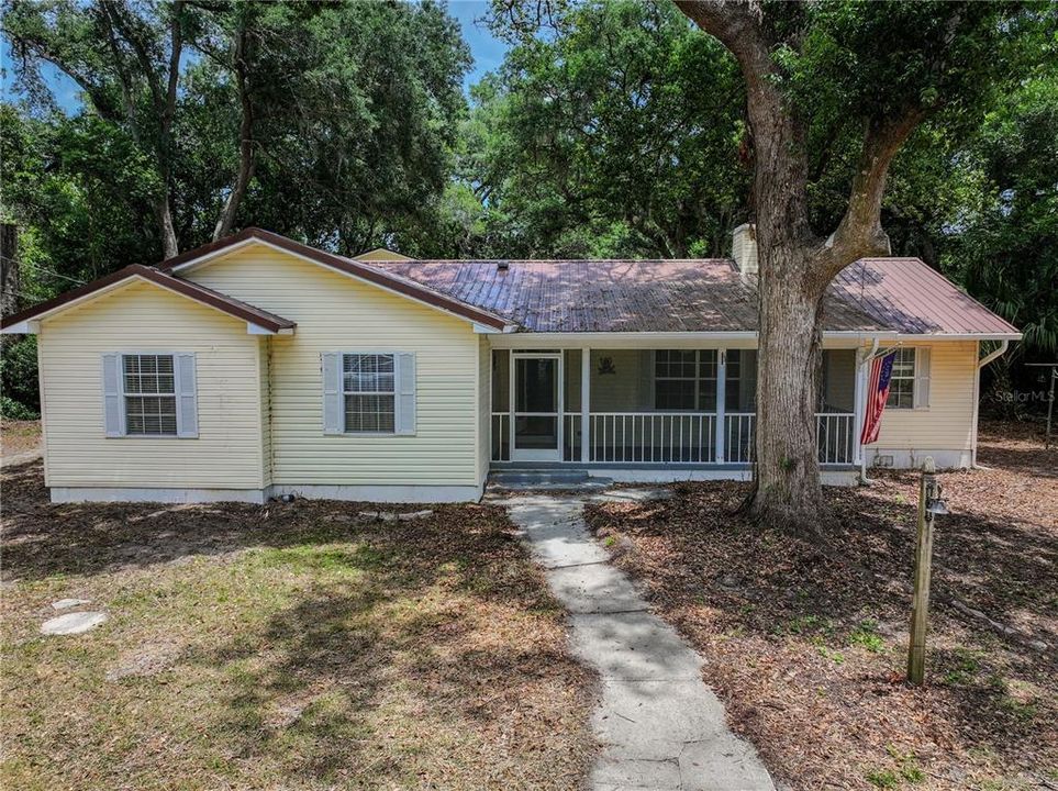 For Sale: $523,000 (4 beds, 2 baths, 1982 Square Feet)