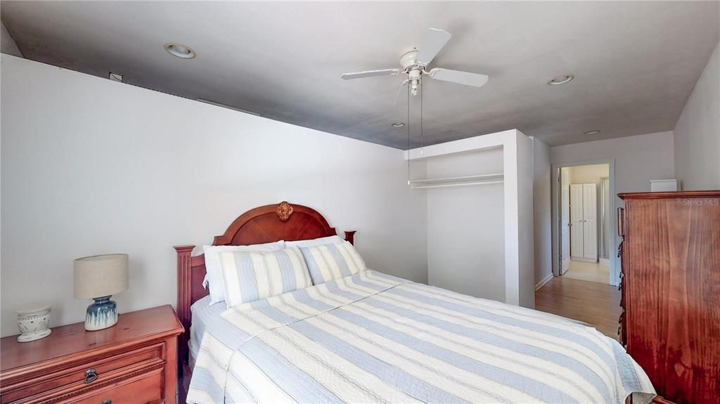 For Sale: $523,000 (4 beds, 2 baths, 1982 Square Feet)