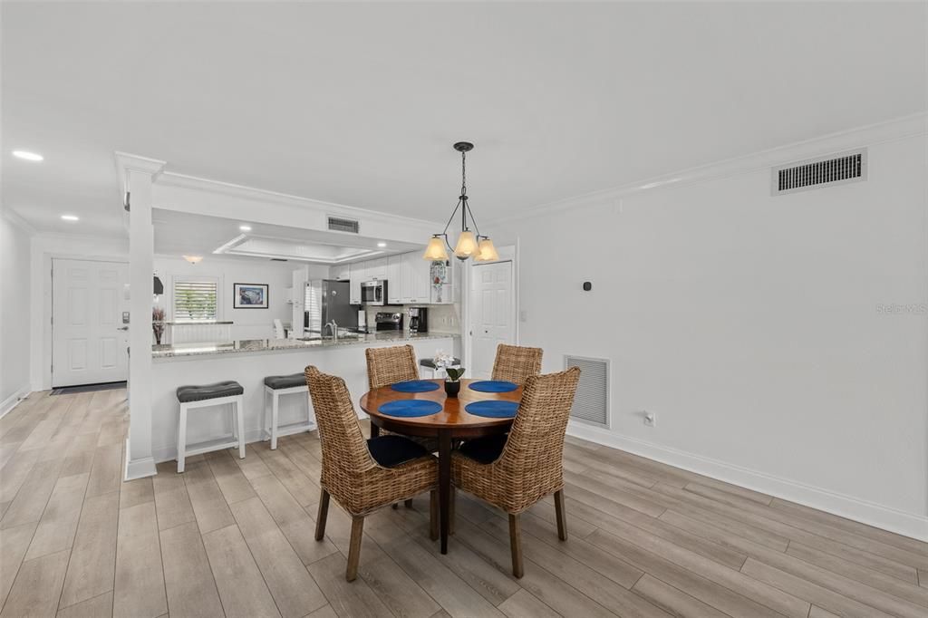 En Venta: $560,000 (2 camas, 2 baños, 1320 Pies cuadrados)