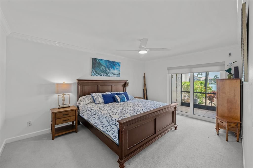 En Venta: $560,000 (2 camas, 2 baños, 1320 Pies cuadrados)