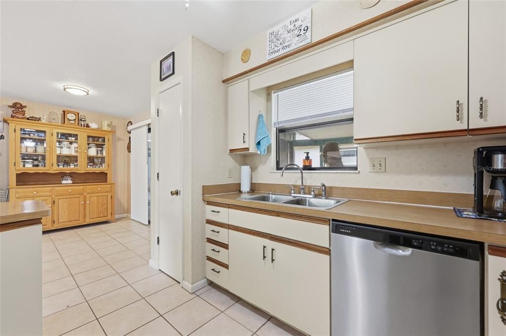 En Venta: $225,000 (2 camas, 2 baños, 1626 Pies cuadrados)