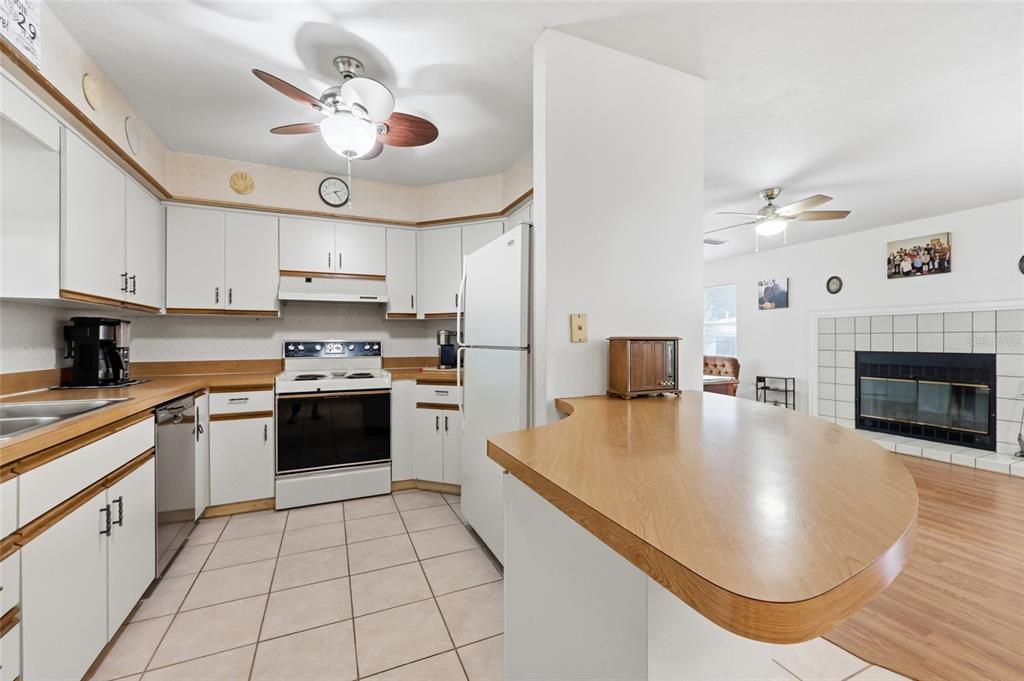En Venta: $225,000 (2 camas, 2 baños, 1626 Pies cuadrados)