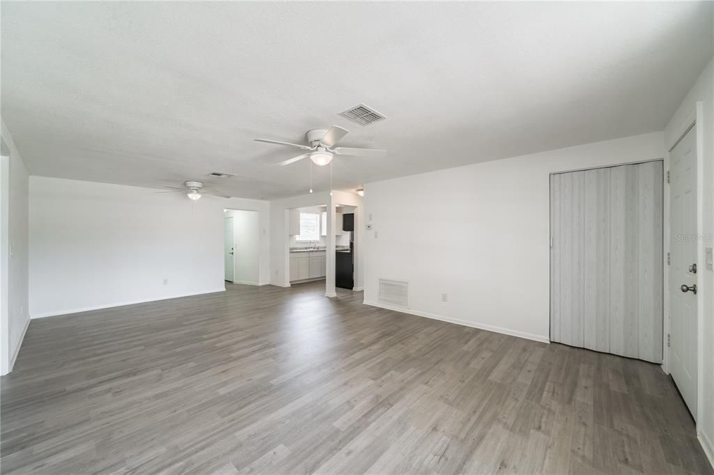 En Venta: $270,000 (3 camas, 2 baños, 1117 Pies cuadrados)