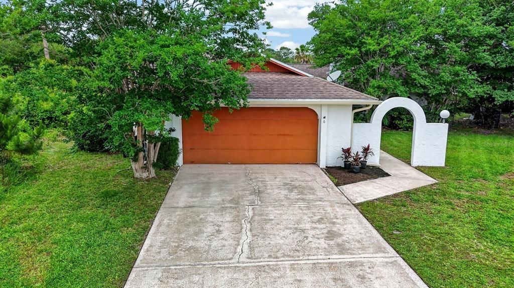 Activo con contrato: $370,000 (4 camas, 3 baños, 2344 Pies cuadrados)