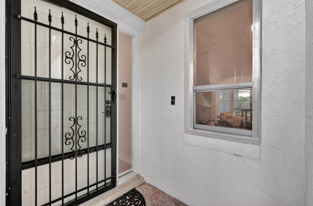 Activo con contrato: $370,000 (4 camas, 3 baños, 2344 Pies cuadrados)