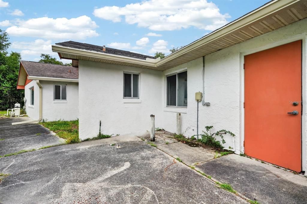 Activo con contrato: $370,000 (4 camas, 3 baños, 2344 Pies cuadrados)